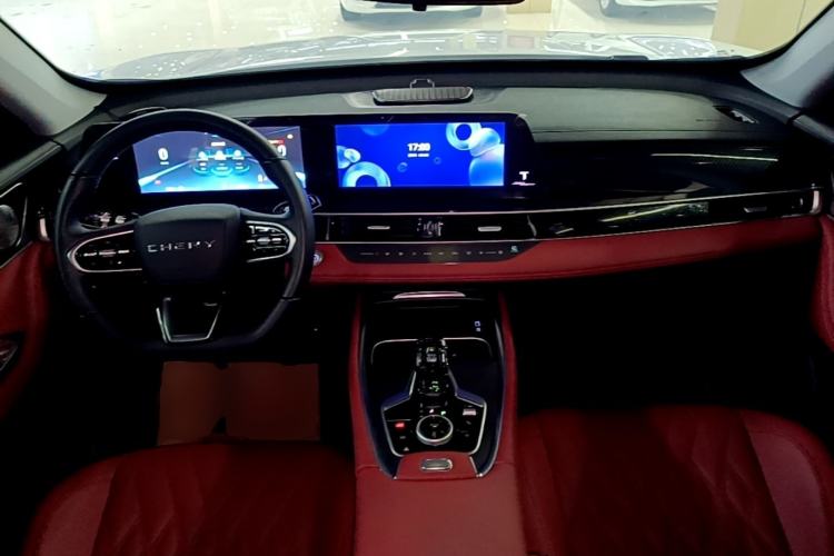Used Chery Tiggo 7 PLUS 2023 Facelift 1.6 TGDI DCT Luxury Model Center Console