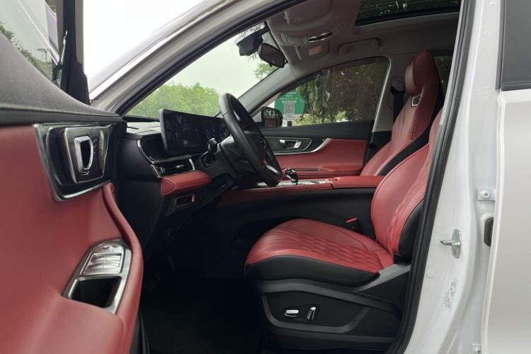 Used Chery Tiggo 7 PLUS 2023 1.6 TGDI DCT Luxury Model Interior 2