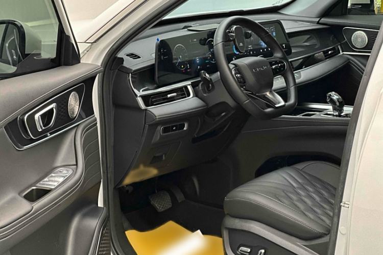 Used Chery Tiggo 7 PLUS 2023 Champion Edition 1.6 TGDI DCT Extraordinary Version Interior 4