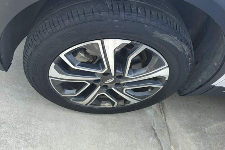 Used Chery Tiggo 7 PLUS 2023 Champion Edition 1.6 TGDI DCT Extraordinary Version Left Front Wheel Hub