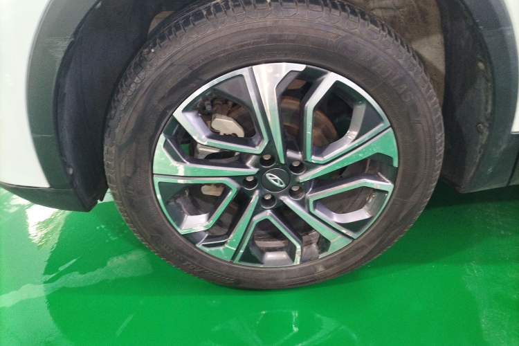 Used Chery Tiggo 7 PLUS 2023 Facelift 1.6 TGDI DCT Luxury Model Left Front Wheel Hub