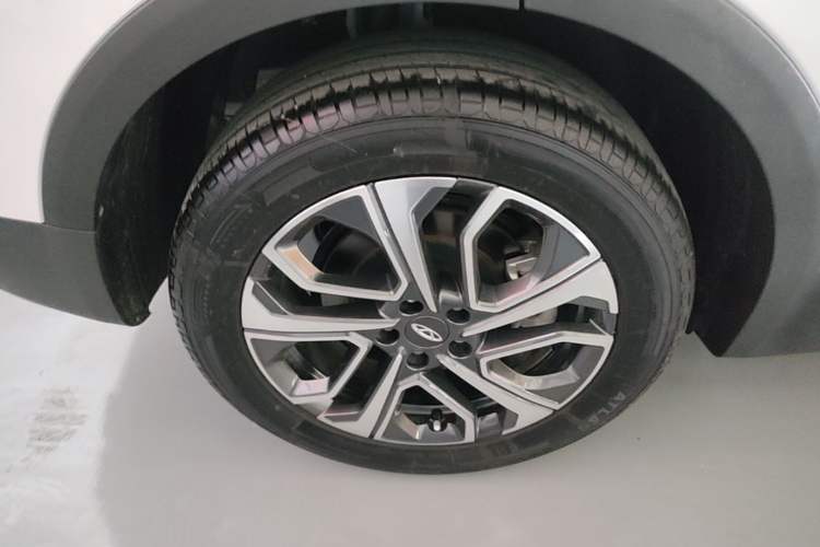 Used Chery Tiggo 7 PLUS 2023 Champion Edition 1.5TGDI DCT Prestige Model Right Rear Wheel Hub