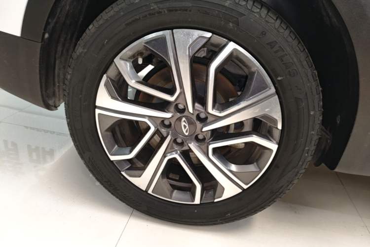 Used Chery Tiggo 7 PLUS 2023 Champion Edition 1.5 TGDI DCT Flagship Model Right Rear Wheel Hub