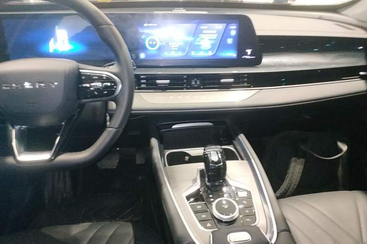 Used Chery Tiggo 7 PLUS 2025 Model 1.5T CVT Prestige Audio And AC Panel