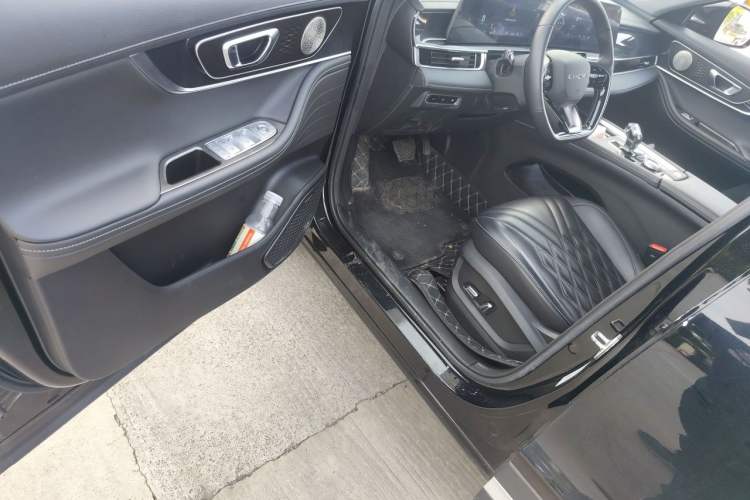 Used Chery Tiggo 7 PLUS New Energy 2023 Champion Edition 1.5T 100KM Speedy Version Driver Seat