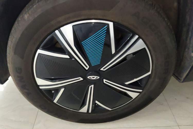 Used Chery Tiggo 7 PLUS New Energy 2023 Champion Edition 1.5T 100KM Speedy Version Left Front Wheel Hub