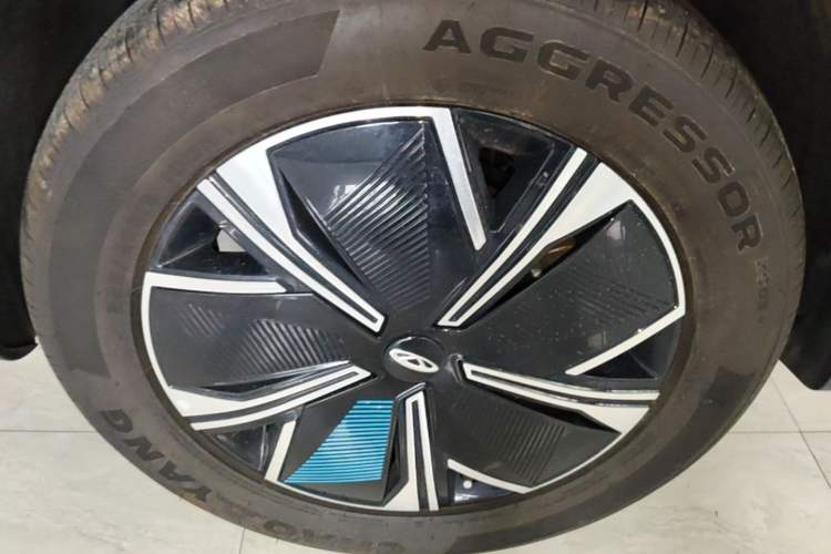 Used Chery Tiggo 7 PLUS New Energy 2023 Champion Edition 1.5T 100KM Speedy Version Right Rear Wheel Hub