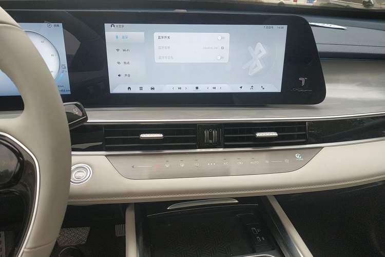 Used Chery Tiggo 7 PLUS New Energy 2023 1.5T ZhiZun Trim Audio And AC Panel