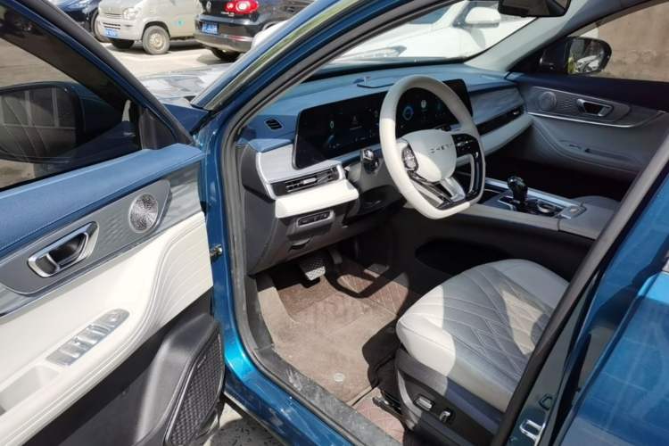 Used Chery Tiggo 7 PLUS New Energy 2023 Champion Edition 1.5T 100KM Speedy Version Driver Seat