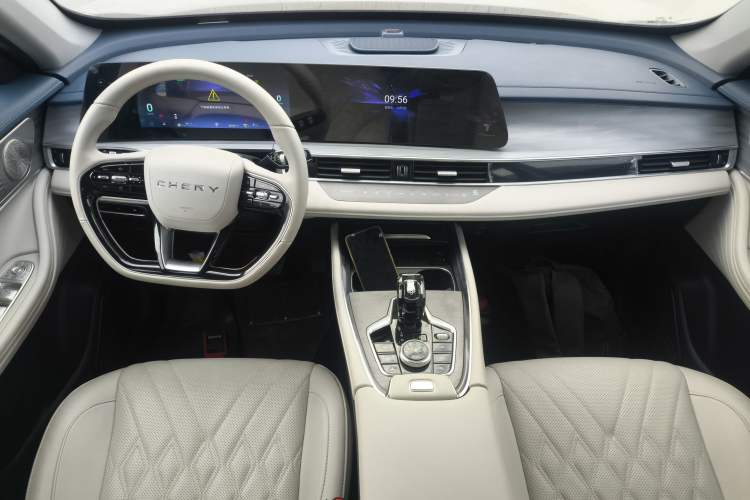 Used Chery Tiggo 7 PLUS New Energy 2023 1.5T ZhiShang Trim Interior 2