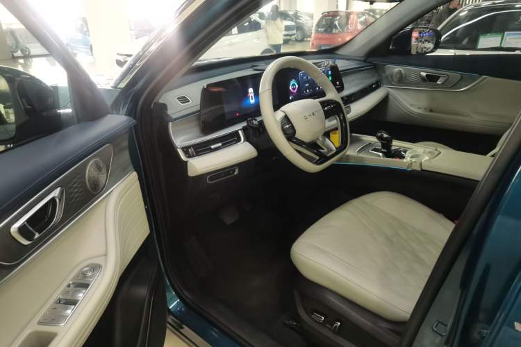 Used Chery Tiggo 7 PLUS New Energy 2023 1.5T ZhiShang Trim Interior 2