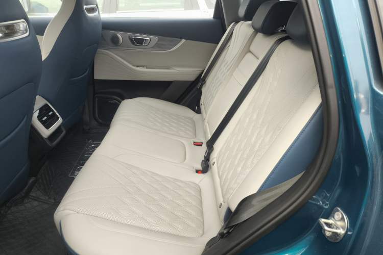 Used Chery Tiggo 7 PLUS New Energy 2023 1.5T ZhiShang Trim Interior 4