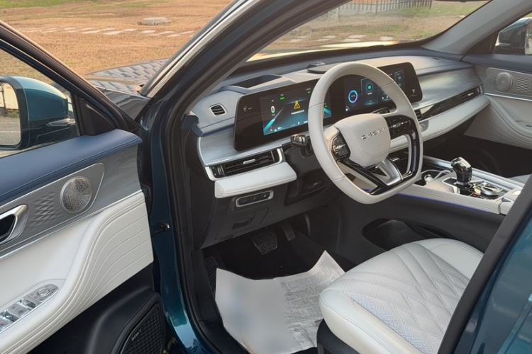Used Chery Tiggo 7 PLUS New Energy 2023 1.5T Zhiyuan Trim Interior 4