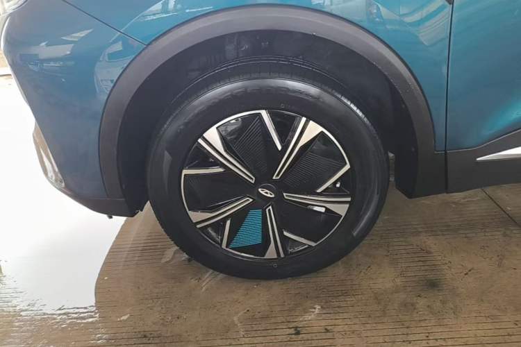 Used Chery Tiggo 7 PLUS New Energy 2023 1.5T ZhiShang Trim Left Front Wheel Hub
