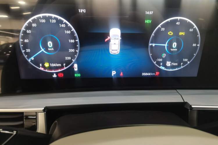 Used Chery Tiggo 7 PLUS New Energy 2023 1.5T ZhiShang Trim Odometer Close Up