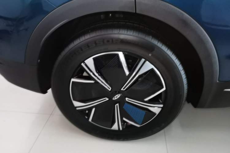 Used Chery Tiggo 7 PLUS New Energy 2023 Champion Edition 1.5T 100KM Speedy Version Right Rear Wheel Hub
