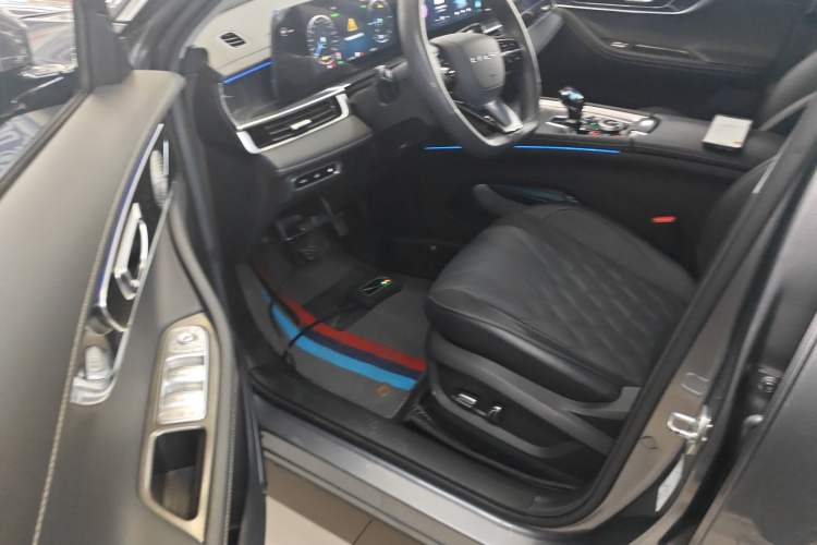 Used Chery Tiggo 7 PLUS New Energy 2023 Champion Edition 1.5T 100KM Speedy Version Driver Seat