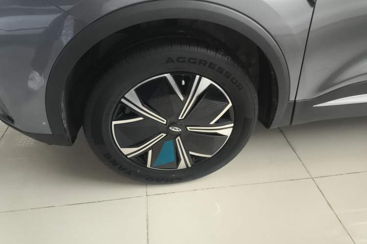 Used Chery Tiggo 7 PLUS New Energy 2023 Champion Edition 1.5T 100KM Speedy Version Left Front Wheel Hub