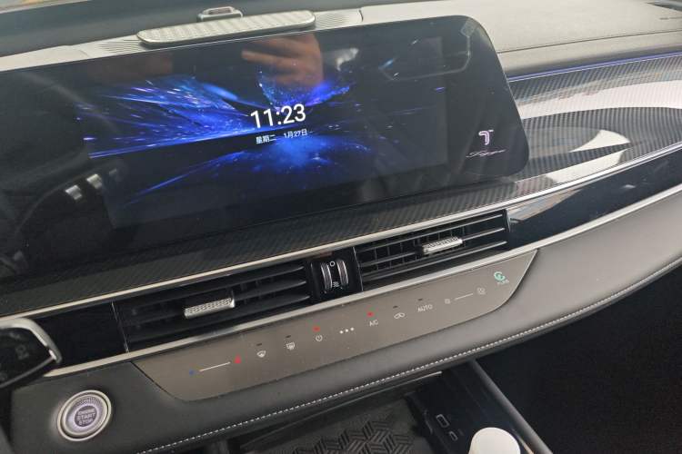 Used Chery Tiggo 7 PLUS New Energy 2023 Champion Edition 1.5T 100KM Speedy Version Audio And AC Panel
