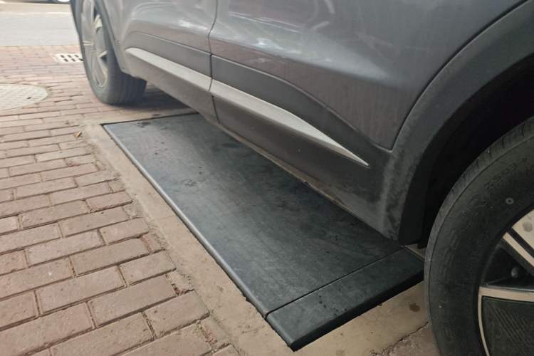 Used Chery Tiggo 7 PLUS New Energy 2023 Champion Edition 1.5T 100KM Speedy Version Left Side Sill