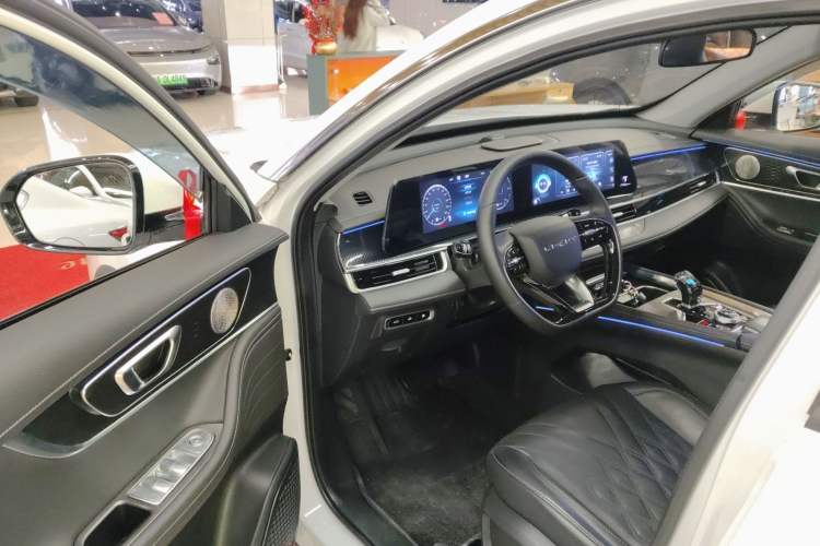 Used Chery Tiggo 7 PLUS New Energy 2023 Champion Edition 1.5T 100KM Speedy Version Driver Seat