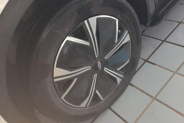 Used Chery Tiggo 7 PLUS New Energy 2023 1.5T Zhiyuan Trim Left Front Wheel Hub