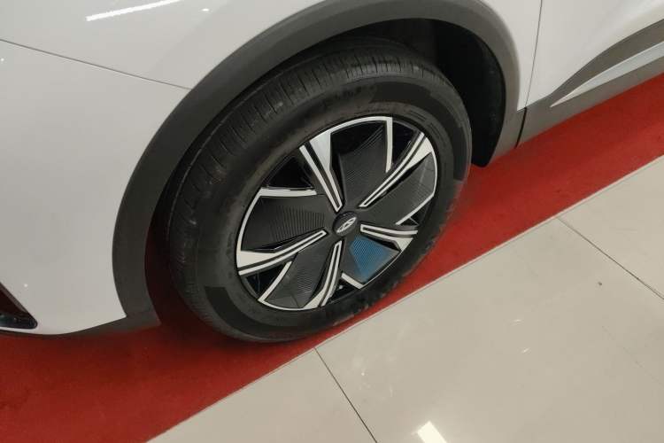 Used Chery Tiggo 7 PLUS New Energy 2023 Champion Edition 1.5T 100KM Speedy Version Left Front Wheel Hub