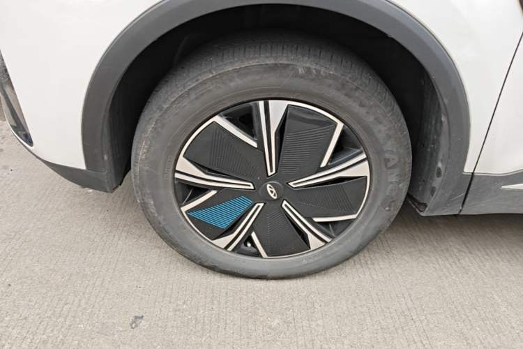 Used Chery Tiggo 7 PLUS New Energy 2023 1.5T Zhiyuan Trim Left Front Wheel Hub