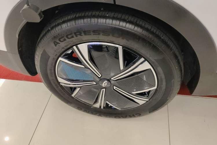 Used Chery Tiggo 7 PLUS New Energy 2023 Champion Edition 1.5T 100KM Speedy Version Right Rear Wheel Hub