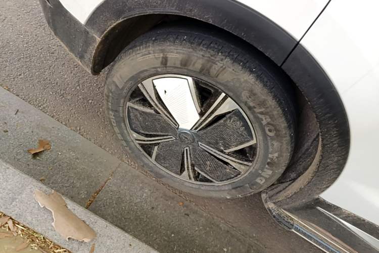 Used Chery Tiggo 7 PLUS New Energy 2023 1.5T Zhiyuan Trim Right Rear Wheel Hub