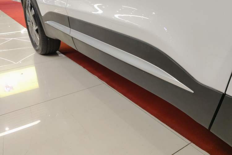 Used Chery Tiggo 7 PLUS New Energy 2023 Champion Edition 1.5T 100KM Speedy Version Right Side Sill