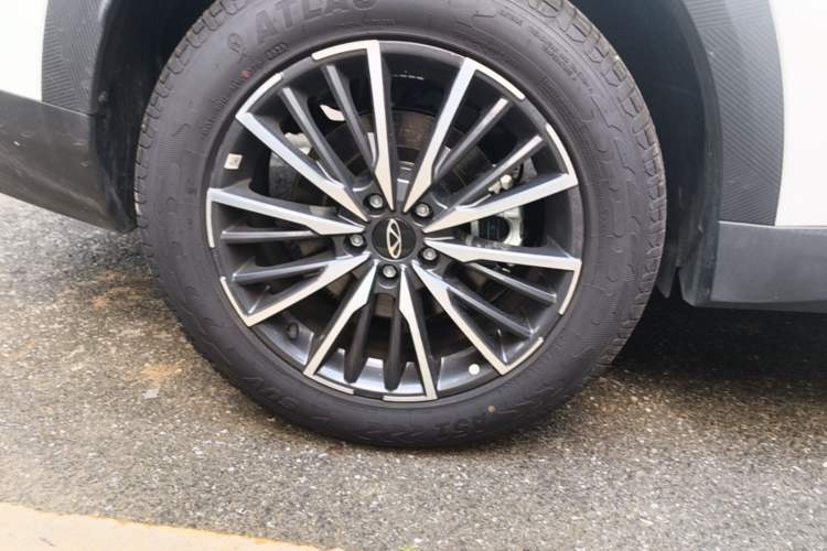Used Chery Tiggo 7L 2026 Model 1.5T DCT Prestige Edition Right Rear Wheel Hub