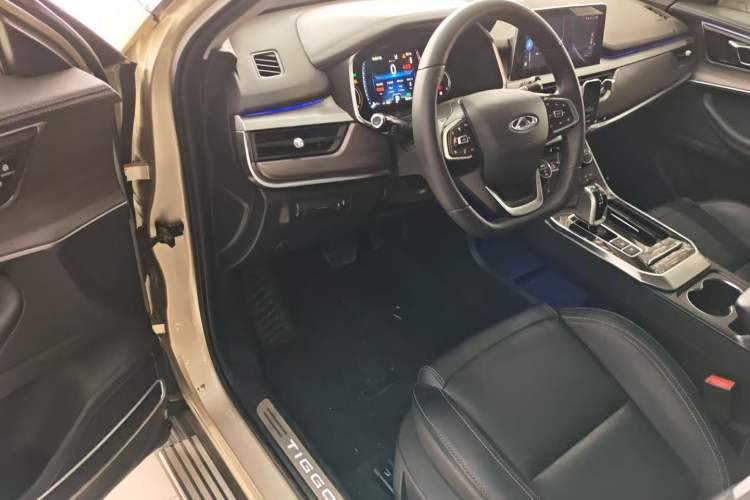 Used Chery Tiggo 8 2019 1.6 TGDI Automatic Luxury Model Interior 3