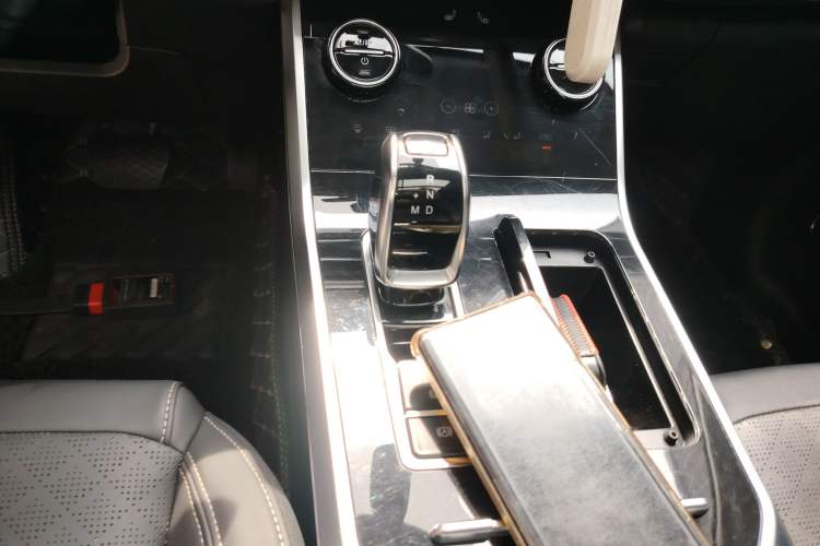 Used Chery Tiggo 8 2019 1.6 TGDI Automatic Elite Model Gear Lever
