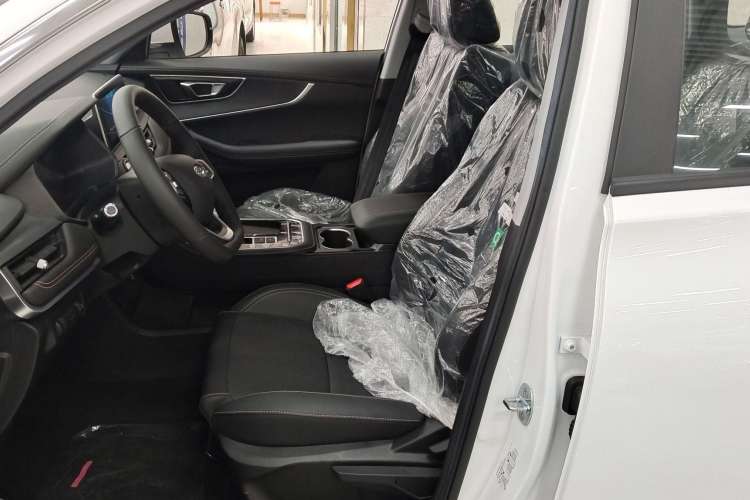 Used Chery Tiggo 8 2024 1.5 TCI Automatic New Dynamic 7-Seater Interior 5