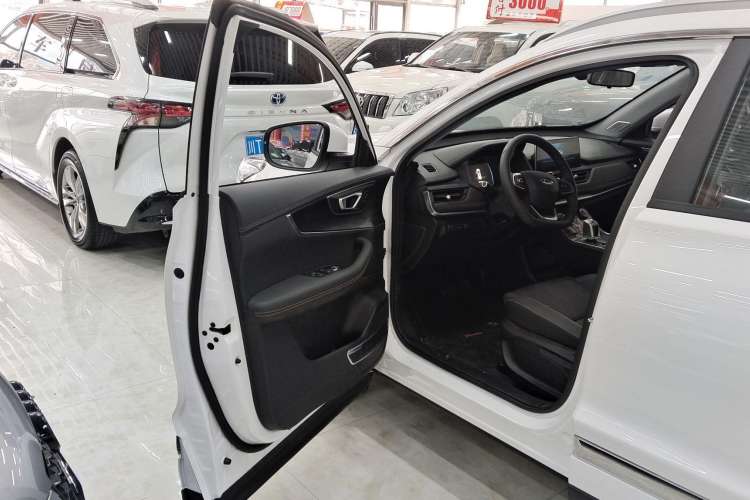 Used Chery Tiggo 8 2024 1.5 TCI Automatic New Dynamic 7-Seater Interior 6
