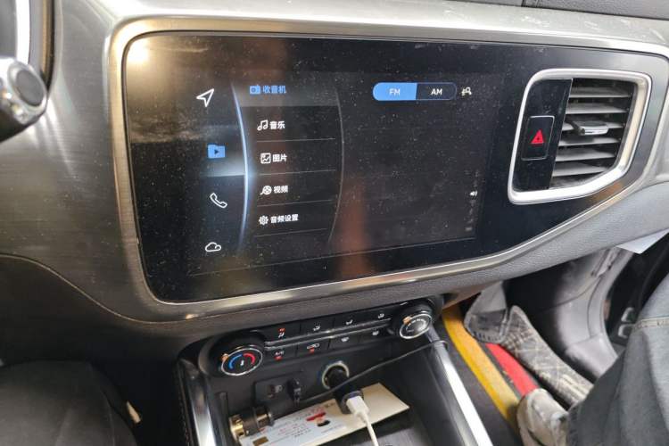 Used Chery Tiggo 8 2018 1.5 TCI Manual Luxury 5-Seater Audio And AC Panel
