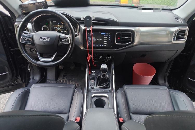 Used Chery Tiggo 8 2018 1.5 TCI Manual Prestige 7-Seater Center Console
