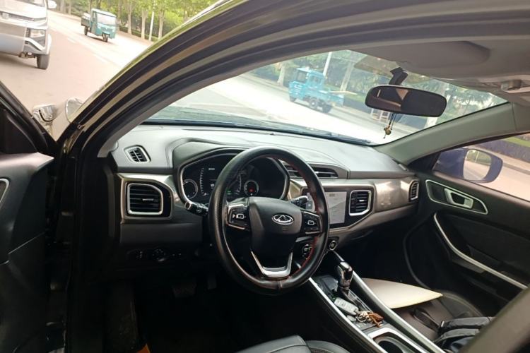 Used Chery Tiggo 8 2018 1.5 TCI Automatic Luxury Model 5 Seats Center Console
