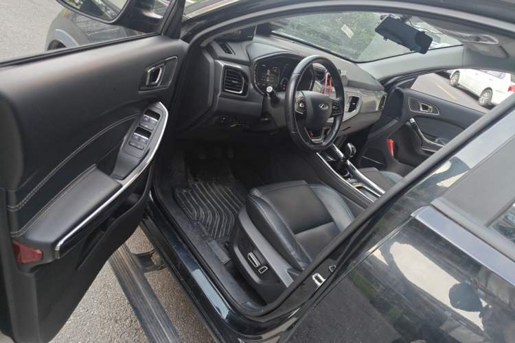Used Chery Tiggo 8 2018 1.5 TCI Manual Prestige 7-Seater Driver Seat