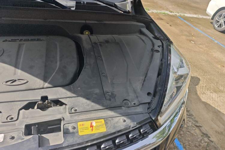 Used Chery Tiggo 8 2018 1.5 TCI Automatic Flagship 7-Seater Engine Bay Left