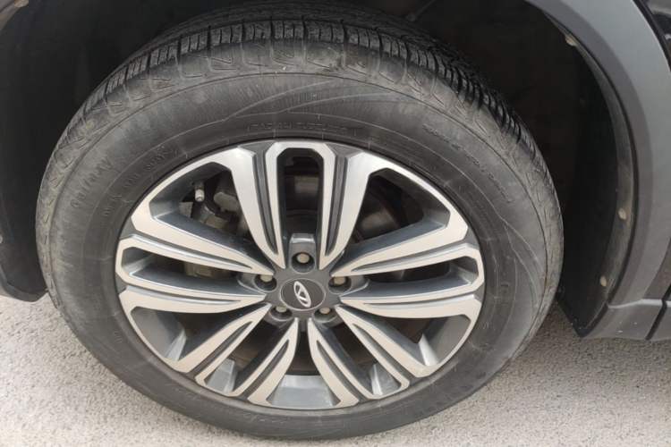 Used Chery Tiggo 8 2018 1.5 TCI Manual Luxury 5-Seater Exterior 4