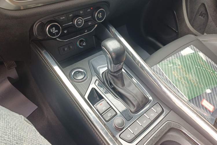 Used Chery Tiggo 8 2018 1.5 TCI Automatic Prestige 7-Seater Gear Lever