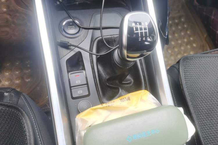 Used Chery Tiggo 8 2018 1.5 TCI Manual Luxury 5-Seater Gear Lever
