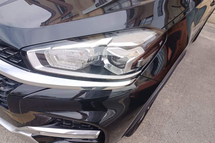 Used Chery Tiggo 8 2018 1.5 TCI Automatic Prestige 7-Seater Left Front Headlight