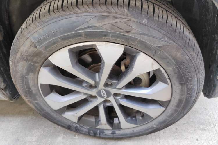 Used Chery Tiggo 8 2018 1.5 TCI Manual Luxury 7-Seater Right Front Wheel Hub