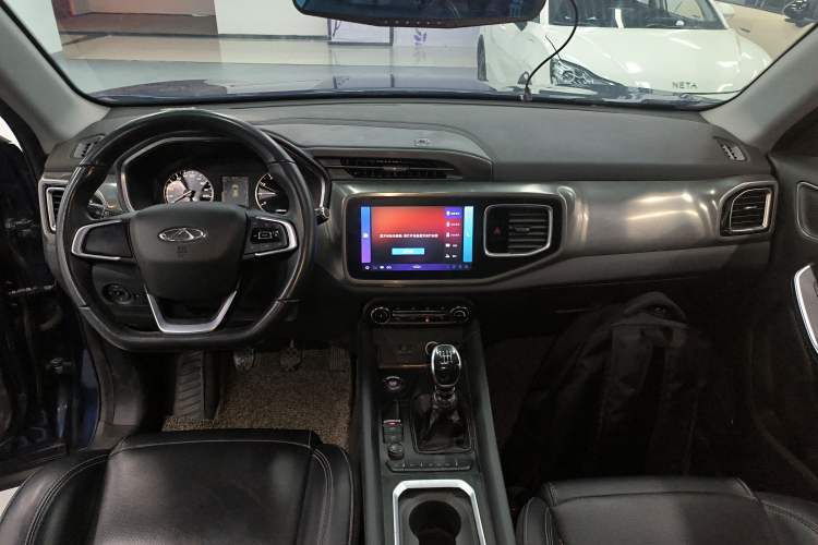 Used Chery Tiggo 8 2018 1.5 TCI Manual Special Edition 5-seater Center Console