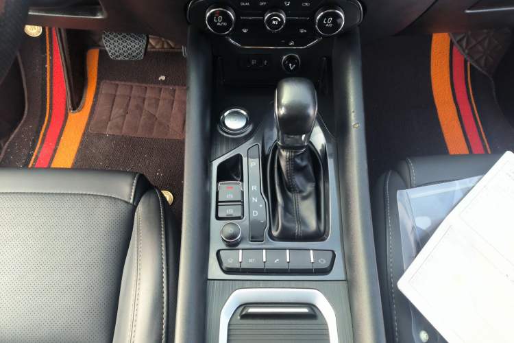 Used Chery Tiggo 8 2018 1.5 TCI Automatic Exclusive Edition 5-seater Gear Lever
