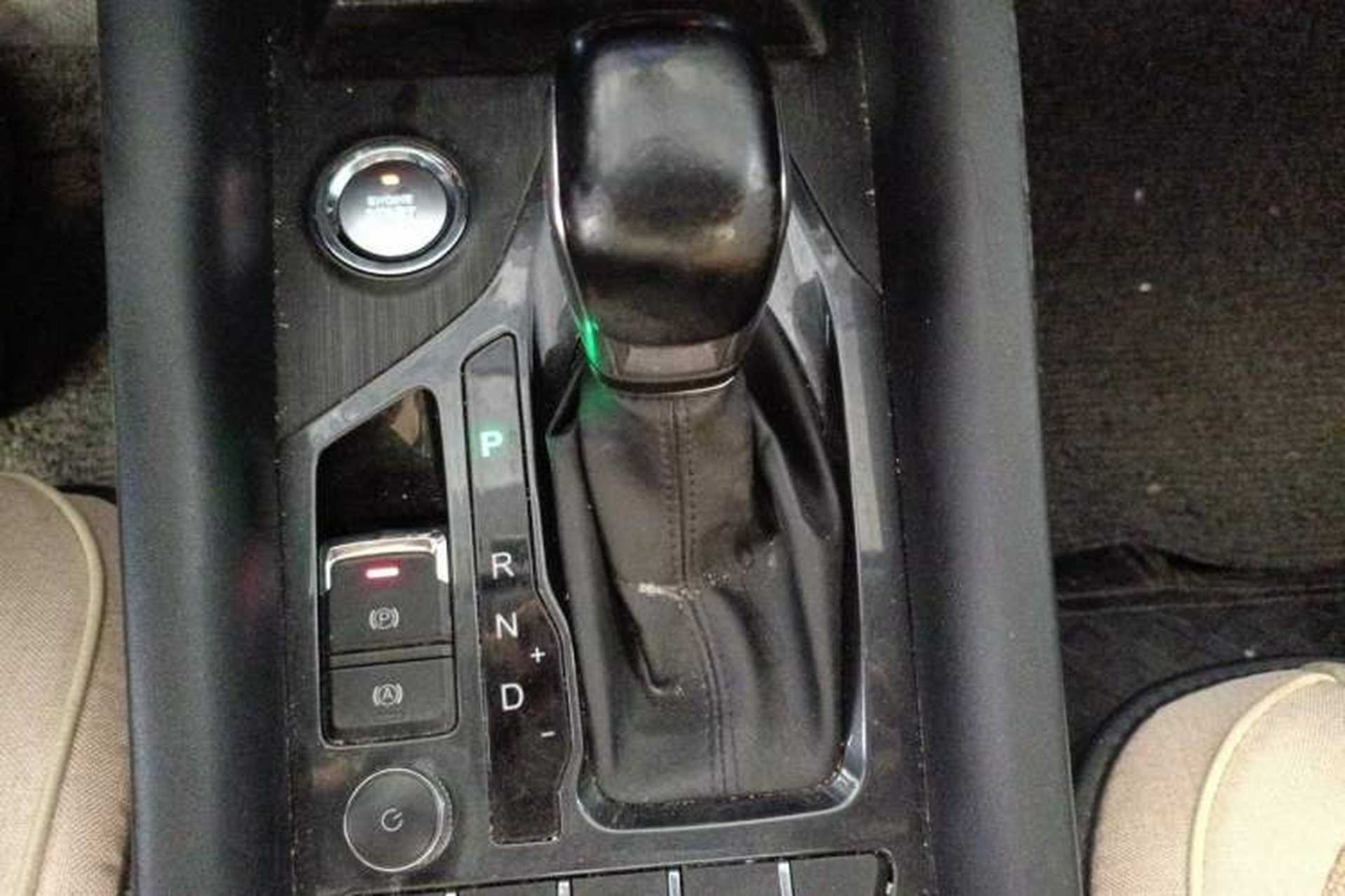 Used Chery Tiggo 8 2018 1.5 TCI Automatic Exclusive Edition 5-seater Gear Lever
