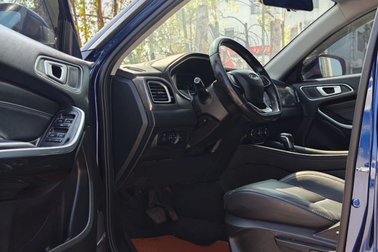 Used Chery Tiggo 8 2018 1.5 TCI Automatic Exclusive Edition 7-Seater Interior 3